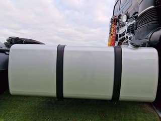 Volvo 500 Globetrotter 4x2 - Fully renovated - Volvo Demo colors - New paint - Perfect shape - Telma - Image 32