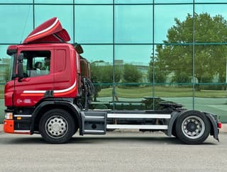 Scania P320 EURO 5 FULL AIR DAY CAB LOW DECK 615.000 KM HOLLAND TRUCK - Image 2