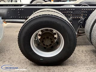 Volvo 750 - Image 8