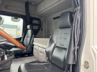 Scania R650 6x2*4 full air ,retarder - Image 6