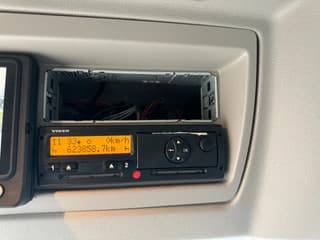 Volvo 4X2 - EURO 6 + THERMOKING T-500R + DHOLLANDIA LIFT - Image 21