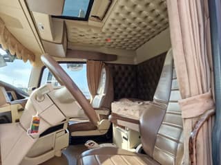 Volvo 13.540 Lowroof 6x2 - Show truck - Custom interior - Full air suspension - I parkcool - VEB+ - Image 10