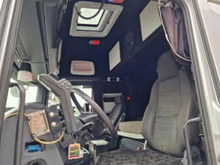 Scania R490 8x4*4 - HIAB XR24SL58 24T hooklift - Euro 6 - Full air - Steering axle - Image 11