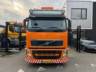 Volvo 500 8X2 - EURO 5 + LIFT/STEERING AXLE - Image 2