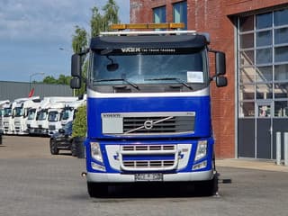 Volvo 13.520 Low roof 6x2 - Retarder - Steel/air - PTO/Hydraulic - I shift - - Image 2