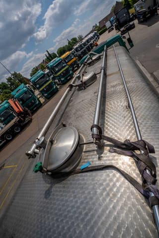 Mercedes-Benz SK 1831 L - WATER/EAU-11.500 L/3 Comp. - Image 8