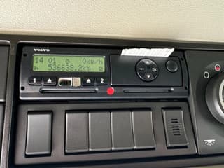 Volvo 8X4 PALFINGER PK53002 + FLY JIP AN REMOTE CONTROLE, LAST AXEL STEERING - Image 12