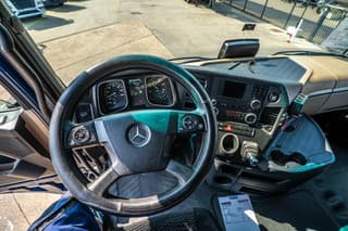 Mercedes-Benz 1846 LS - Image 11
