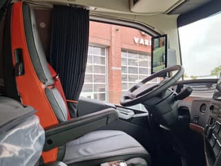 Volvo FH 2025 - 16.780 Aero XL 6x2/4 - New - Full spec - Retarder - I parkcool - Performance - Leather -BUFFL interior afbeelding 18