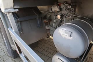 Volvo Volvo F12-400 Vuilniswagen - Oldtimer - Image 22