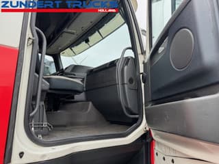 Volvo 420 GLOBETROTTER,ADR LOW KM - Image 8