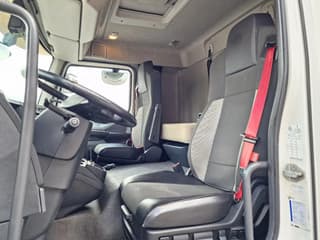 Renault 250 4x2 Box with side doors - Zepro loadlift - Euro 6 - Low KM - Sleepercab - Image 14