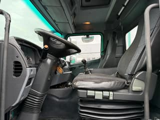 Mercedes-Benz 4x2 / Manual gearbox / Euro 5 / Only 230.963km - Image 8