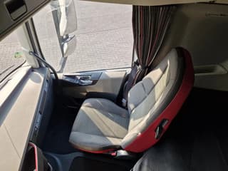 Volvo 13.500 Globetrotter 4x2 - I parkcool - Full air - Low KM 347Tkm - Fridge - Image 16