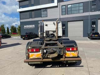 Volvo FM 6x4 / Hooklift and Tractor / Hub Reduction - Image 5