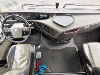Volvo 13.460 Globetrotter 6x2 - Chassis - 4.60 WB - HUB Reduction - LNG - Image 17