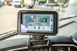 Renault D250 16T.- 36000 KM +DHOLLANDIA 2T. - Image 13