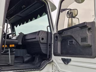 Scania R143-500 V8 4x2 Streamline - Retarder - Leather - Alloy wheels - Custom Bumper - Airhorns - Lightbar - Image 32