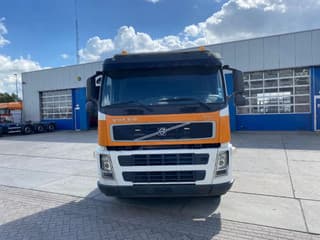 Volvo FM 6x4 / Hooklift and Tractor / Hub Reduction - Image 2