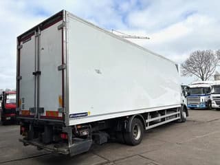 Renault D D320 SLEEPERCAB 4x2 LAMBERET / THERMOKING (EURO 6 / RETARDER / AUTOMATIC GEARBOX / AIRCONDITIONING) - Image 3