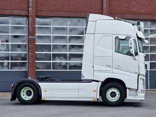 Volvo 13.540 Globetrotter 4x2 - Custom exterior - I parkcool - Navi - APK/TUV: 27-02-2026 - Image 8