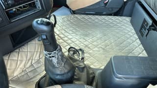 Volvo 400 - Image 17