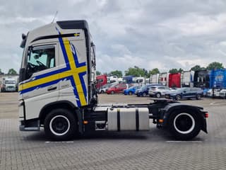 Volvo 13.500 Globetrotter 4x2 - I parkcool - Full air - Low KM 347Tkm - Fridge - Image 5