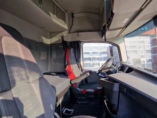 Volvo 13.500 Globetrotter 4x2 - I parkcool - Full air - Low KM 347Tkm - Fridge - Image 18
