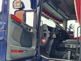 Scania R560 V8 Highline 6x2 - Show truck - Manual gearbox - 2.90 WB - PTO/Hydraulic - Double glazed - Image 9