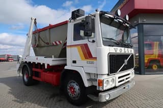 Volvo F10 4x2 - 1979 - Container Oldtimer - Image 5