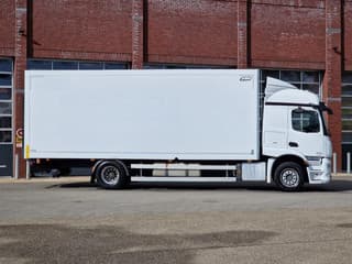 Mercedes-Benz 1833 4x2 - Box with sidedoors - Loadlift - Full air - Mirror cam - Image 13