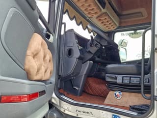 Scania R580 V8 Topline 4x2 - Full spec - Custom interior - Retarder - Night clima - Full air - Navi - Image 9