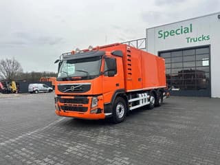 Volvo FM 6x2 (euro 5) + IPSAM Hogedruk wegdek reiniger / High Pressure Road Surface Cleaner - Image 2