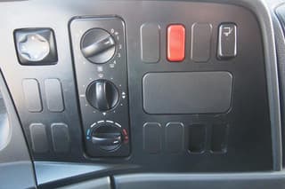 Mercedes-Benz 1018 - Image 12