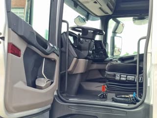 Scania R410 Highline 6x2 - Curtain sider - Retarder - Night clima - Forklift connection - Image 12
