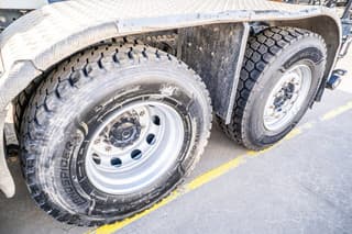 MAN 26.430-6x2-4 BL (New Tires) - Image 8