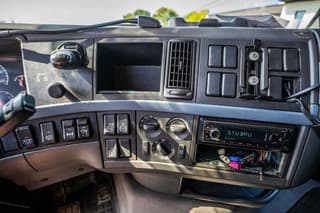Volvo 400+E5+HYDR. - Image 11