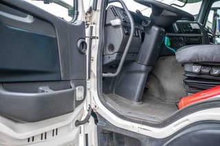 Volvo FM 330+10 pneus/tires-intarder - Image 8