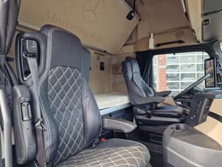 Mercedes-Benz 2545 6x2*4 - Box with sidedoors - Loadlift - Steering axle - Full air - Camera - Image 26
