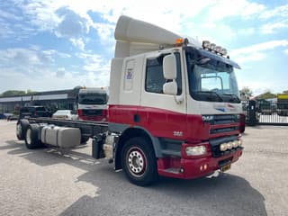 DAF CF 75.310 6x2 Chassis Cabine 2013 - Image 2