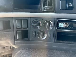 Volvo FM 8x4 / Euro 5 / steel suspension - Image 8