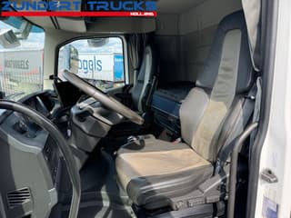 Volvo 500 TURBO COMPOUND 2021, 6X2, IPARCOOL, FULL AIR, DYNAMIC STEERING, LEATHER SEATS, LIKE NEW! - Image 9