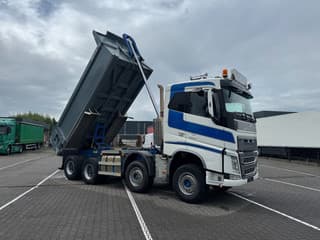 Volvo 540 8X4 ,RET,TANDEM LIFT, HUB REDUCTION - Image 2