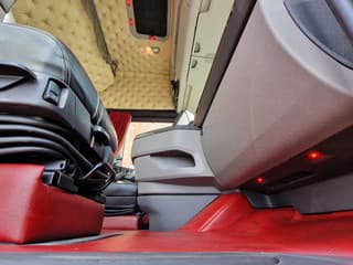 Scania S500 NGS Highline 4x2 - Retarder - Night clima - Full air - Custom interior - Full spoiler - 2 tank - Image 26