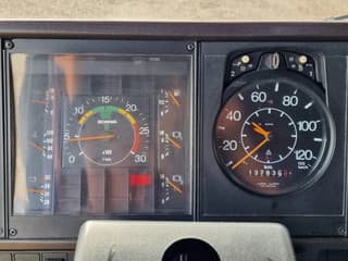 Scania 420 V8 - Old timer - Clean chassis/cab/interior - Dutch registration - Image 15