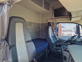 Volvo 13.500 Globetrotter XL 6x2 - I Save - I parkcool - Navi - Leather - Image 23