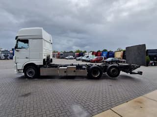 DAF 530 SuperSpaceCab 6x2*4 - Chassis 740 cm - Loadlift - Steering axle - Leather - - Image 4