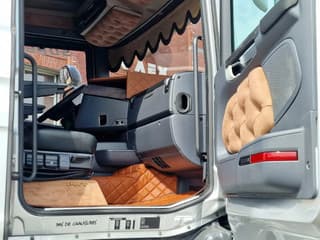 Scania R580 V8 Topline 4x2 - Full spec - Custom interior - Retarder - Night clima - Full air - Navi - Image 26