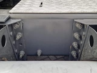 Volvo 13.460 Globetrotter 4x2 - PTO/Hydraulic - 2x tank - Fridge - Full spoiler - Image 24
