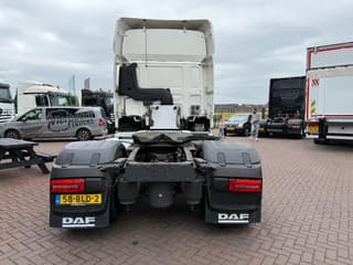 DAF 4X2 SPACECAB EURO6 DISTRIBUTIETREKKER MILIEUZONE DAF ONDERHOUD HOLLAND TRUCK!!! - Image 14